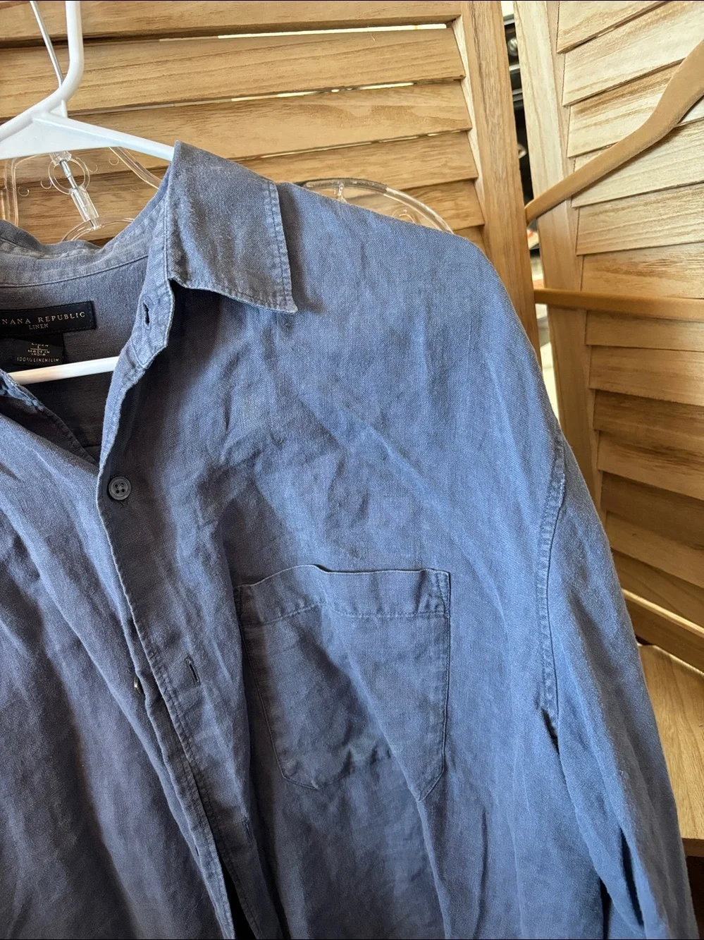Banana Republic Men's Blue Linen Button-Up Shirt Large